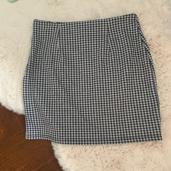 F21 Miniskirt (S) - Picture 4 of 8